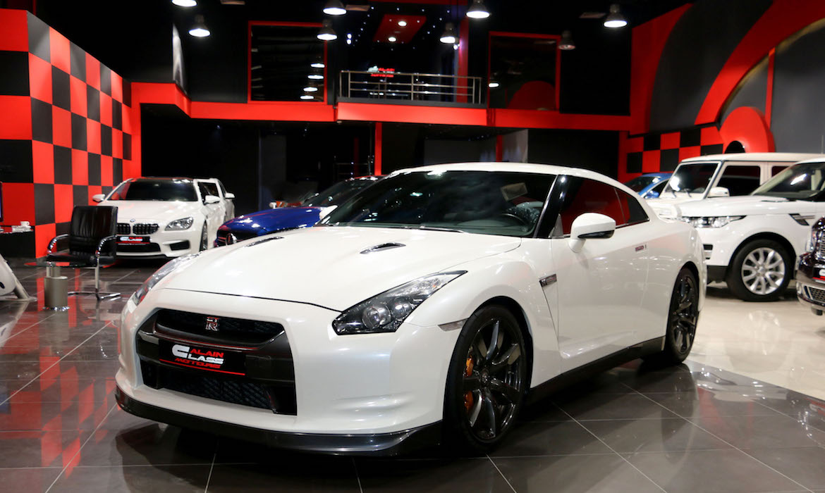 NISSAN GT-R