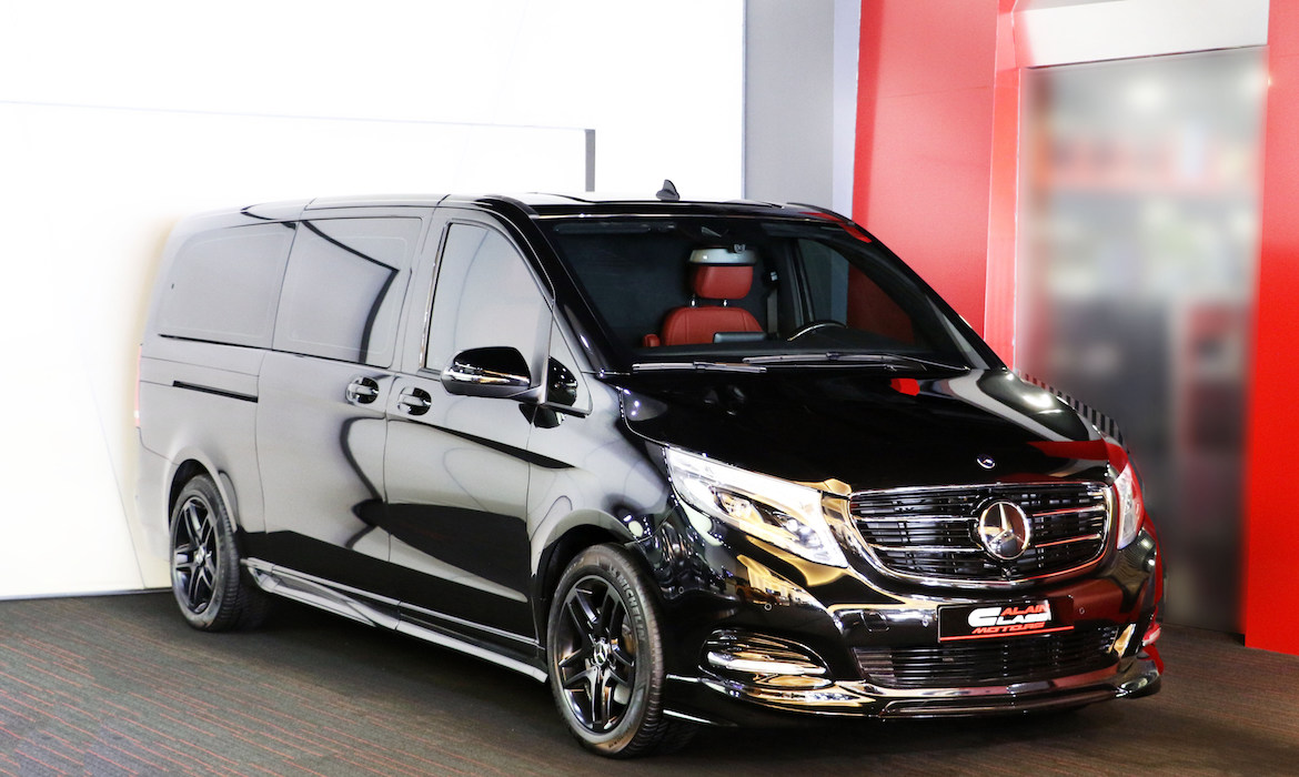 Mercedes-Benz V-Class – Red/Black