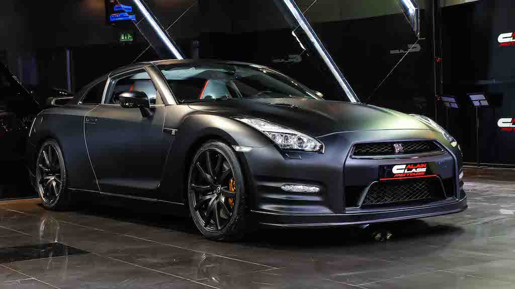 NISSAN GT-R