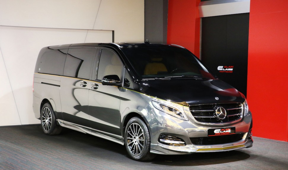 Mercedes-Benz V-Class – Tan/Black with Carbon Fiber