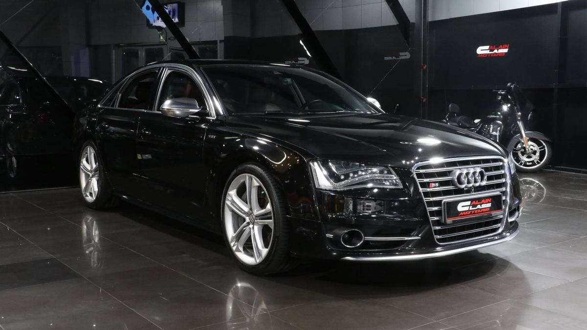 Audi S8