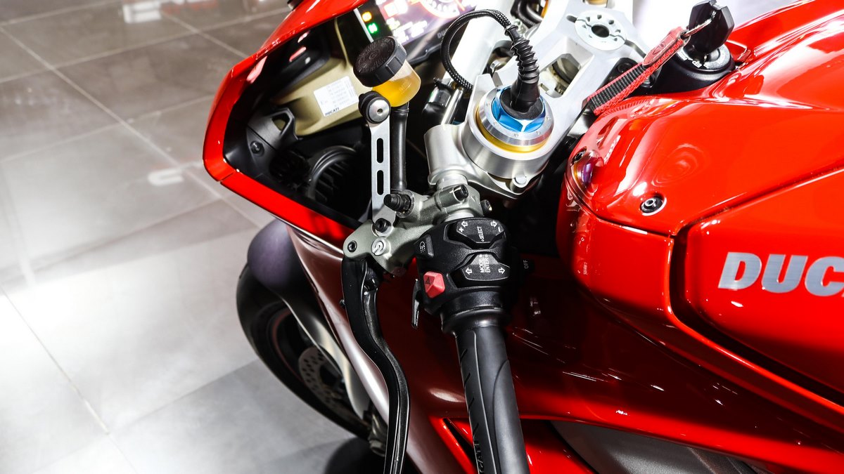 2018 Ducati Panigale V4 S RED 3697 9