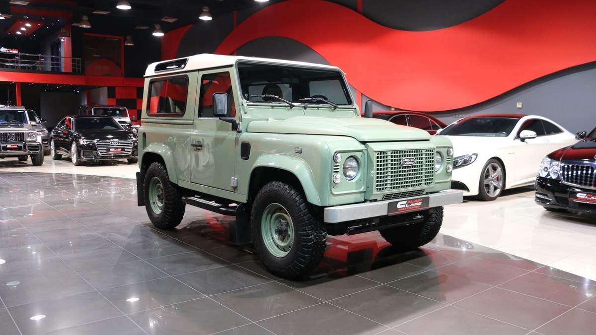 Land Rover Defender