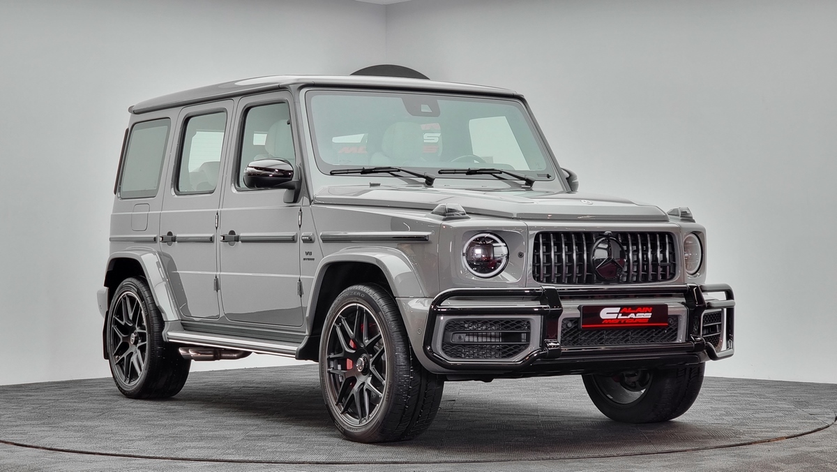 【あきと】Mercedes AMG G63 Full Akrapovic 740HP Mercedes G63 As His Daily Driver! - YouTube