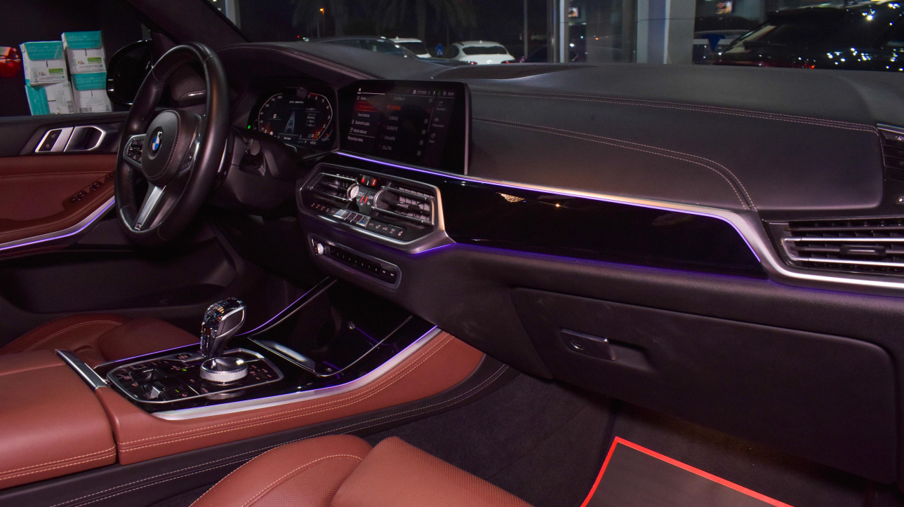 Alain Class Motors BMW X5 M50i