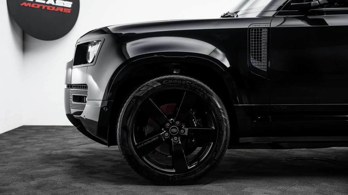 Alain Class Motors | Land Rover Defender 90 V8 Edition P525