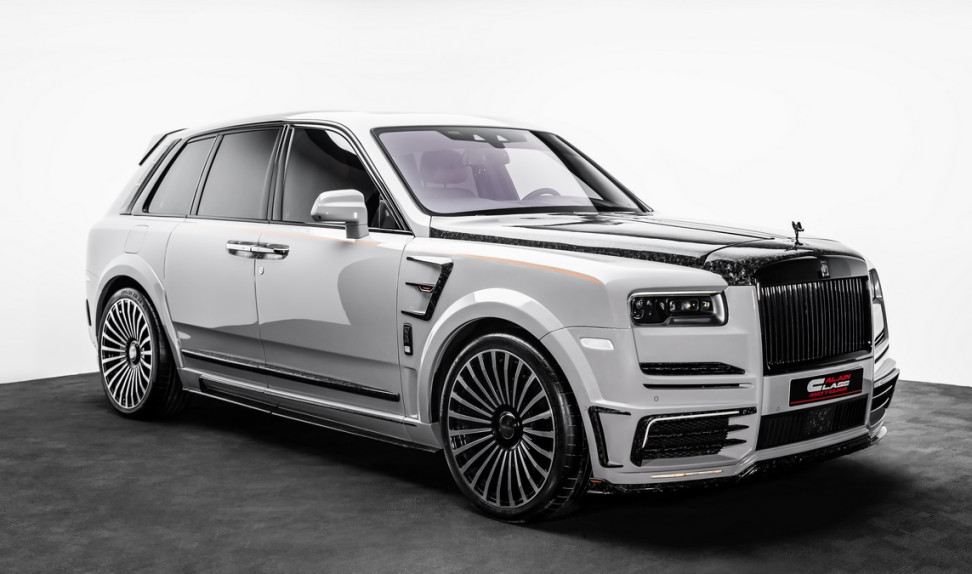 Rolls Royce Cullinan Black Badge With MANSORY Kit