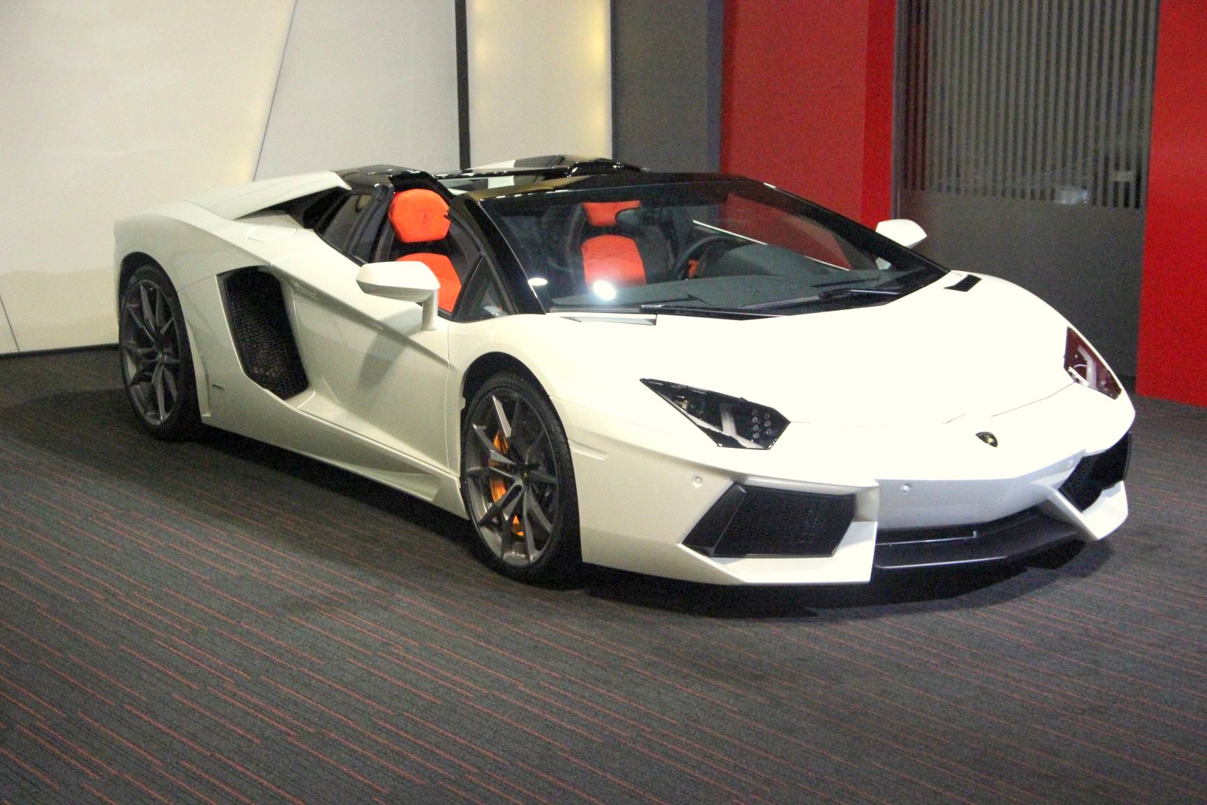 LAMBORGHINI Aventador Lp700-4 Roadster