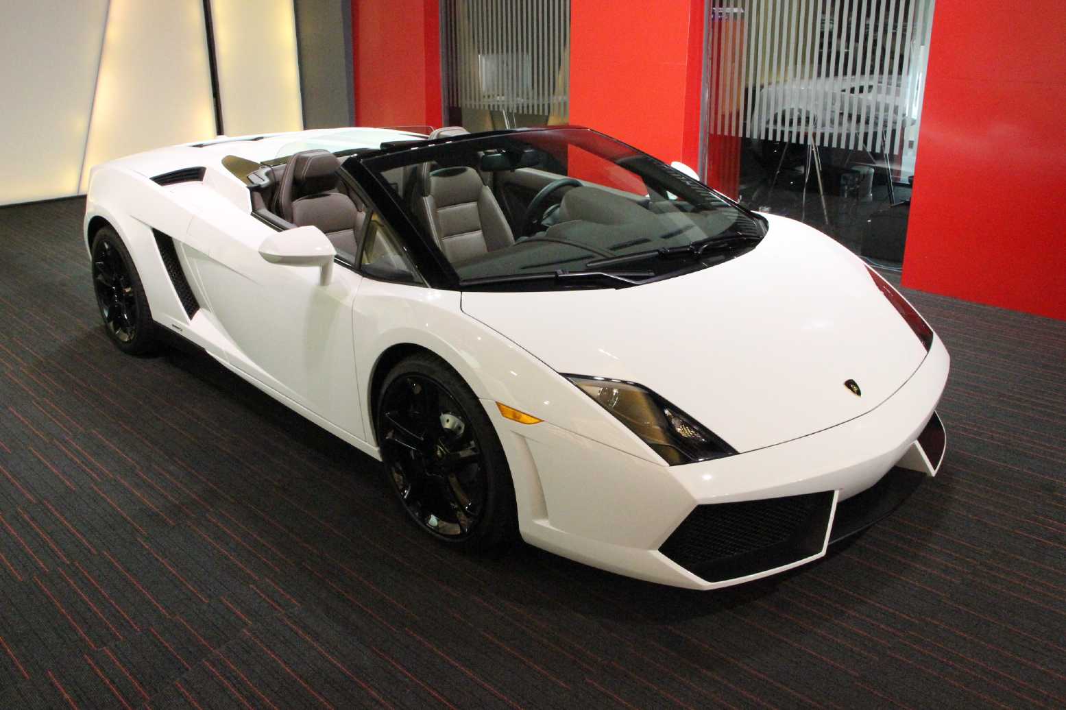 LAMBORGHINI Gallardo LP550-2 Spyder